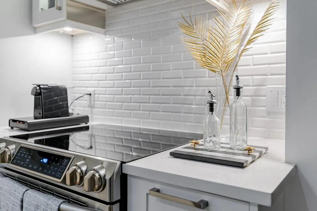 Modern 2Br 2Ba Condo In Heart Of Βανκούβερ