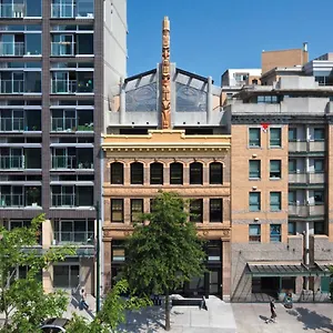 Skwachàys Vancouver